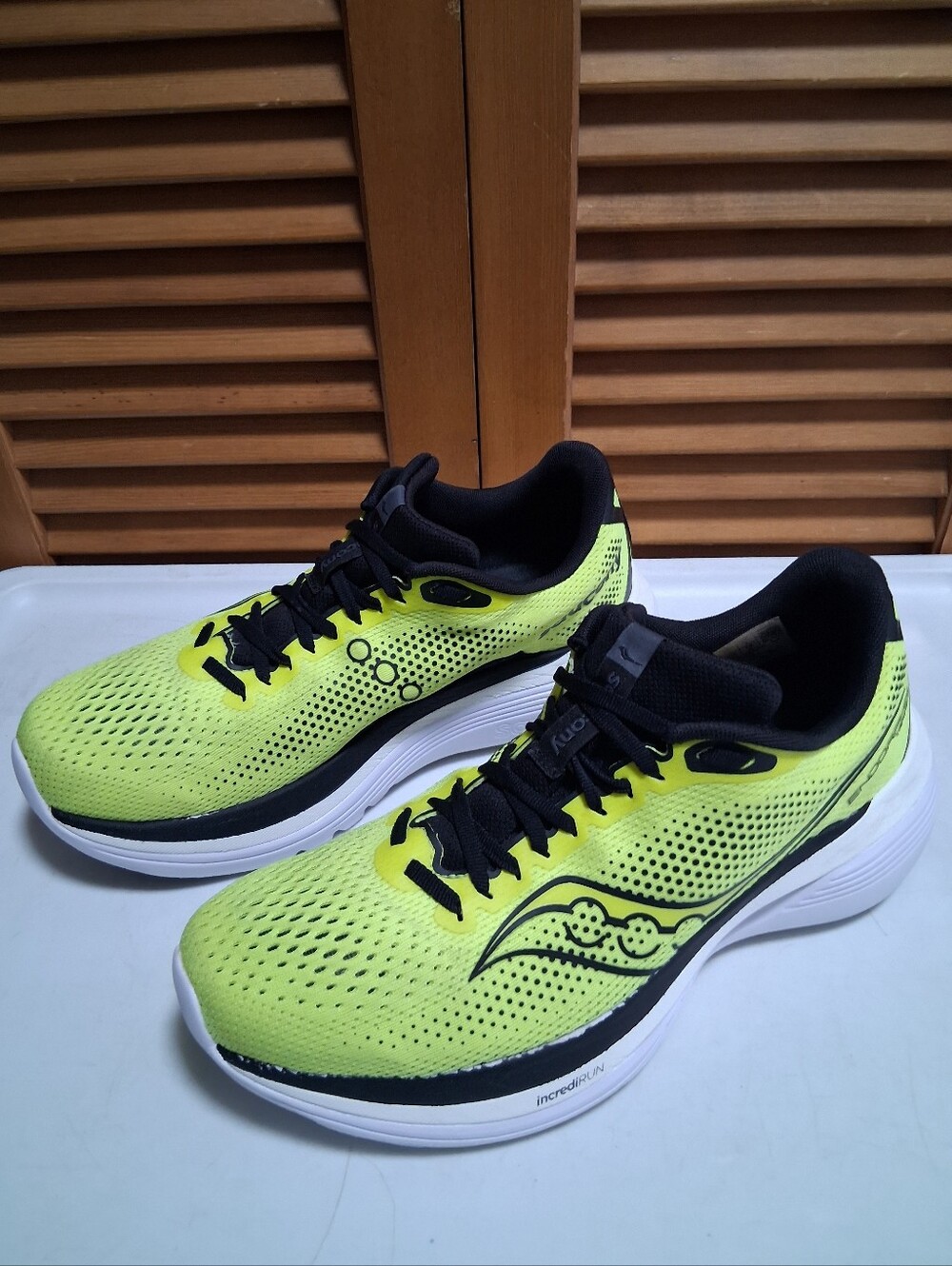Saucony Endorphin Trainers Size 9 Mens